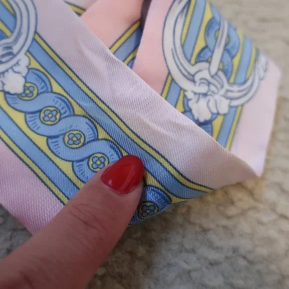 HERMES TWILLY 'BRIDE DE COUR' ROSE PALE (PINK) SET - BOXES (USED) - Picture 10 of 10